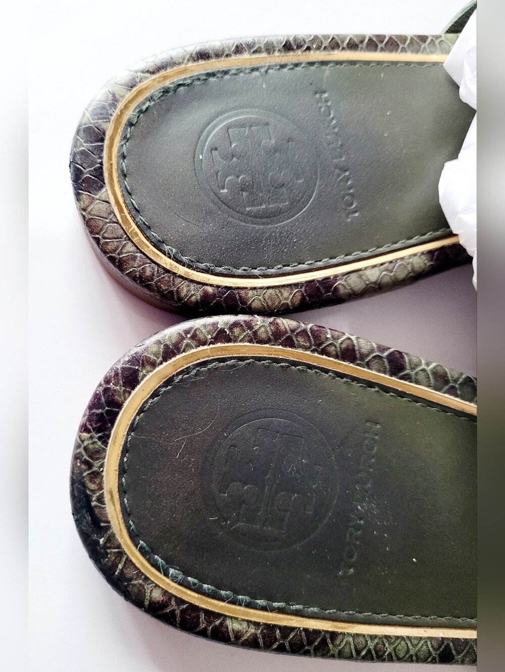Tory Burch Miller Python Metal Medallion Thong Sandals Genuine Leather US 7 - Picture 2 of 16